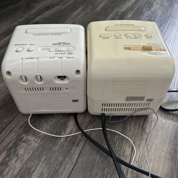 2 Vintage Sony Dream Machine AM/FM Radio Alarm Clock Model ICF-C120/C121 TESTED - Picture 2 of 6